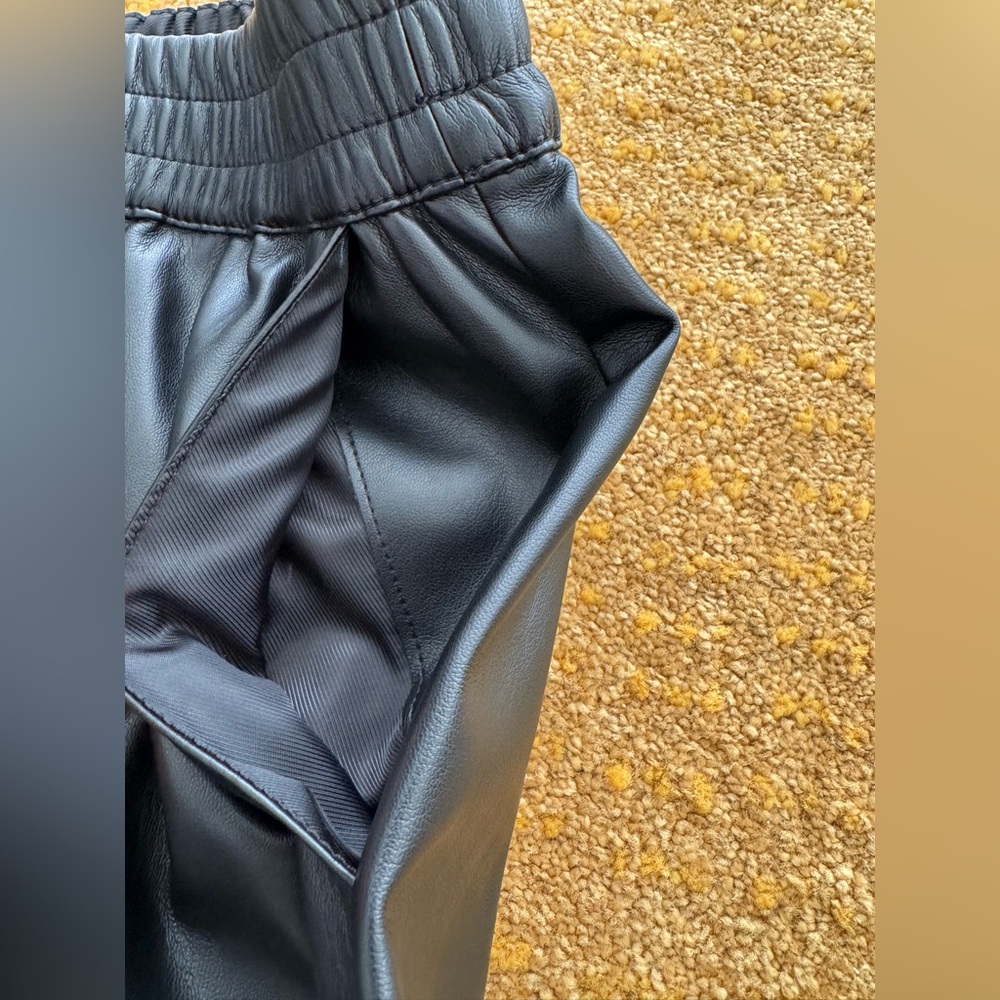 Mango MNG Faux Leather Mid Rise Black Shorts US S - Picture 5 of 11